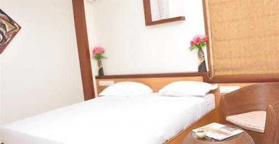 Hotel Rithanns Karumathampatti Karumattampatti Extérieur photo